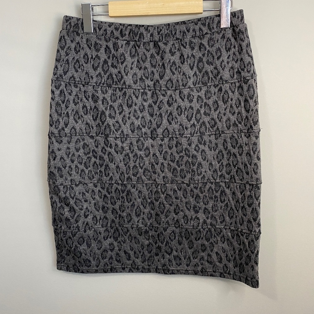 Frankie & Missy Women's Gray Textured Pull-on Midi Skirt Size‎ Large